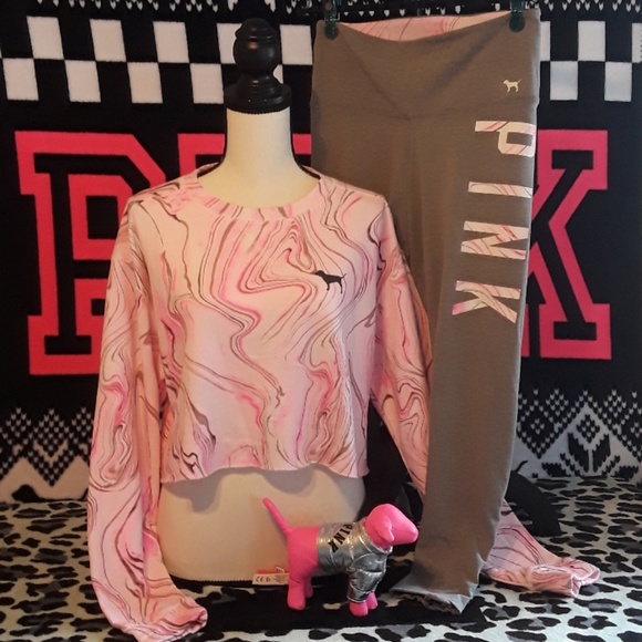 *SOLD* NWT Pink vs crop top Set - Picture 1 of 6